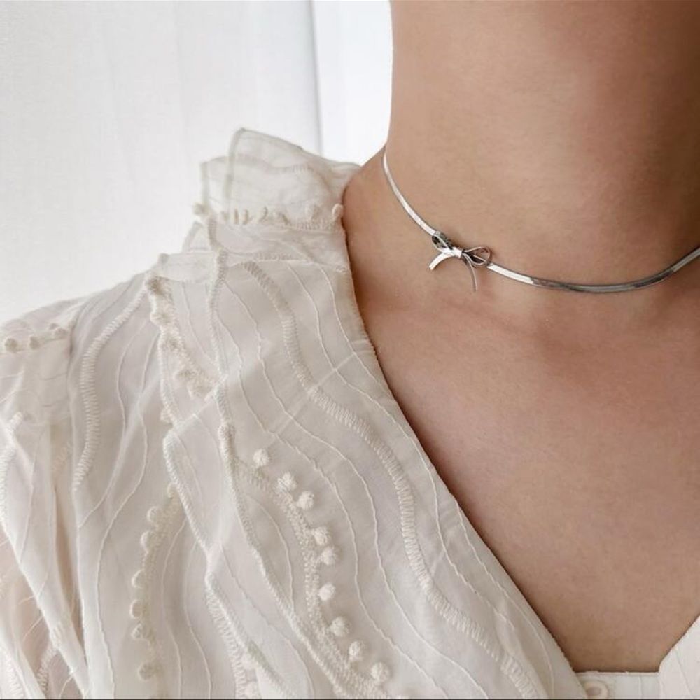 Silver bow necklace  #1050